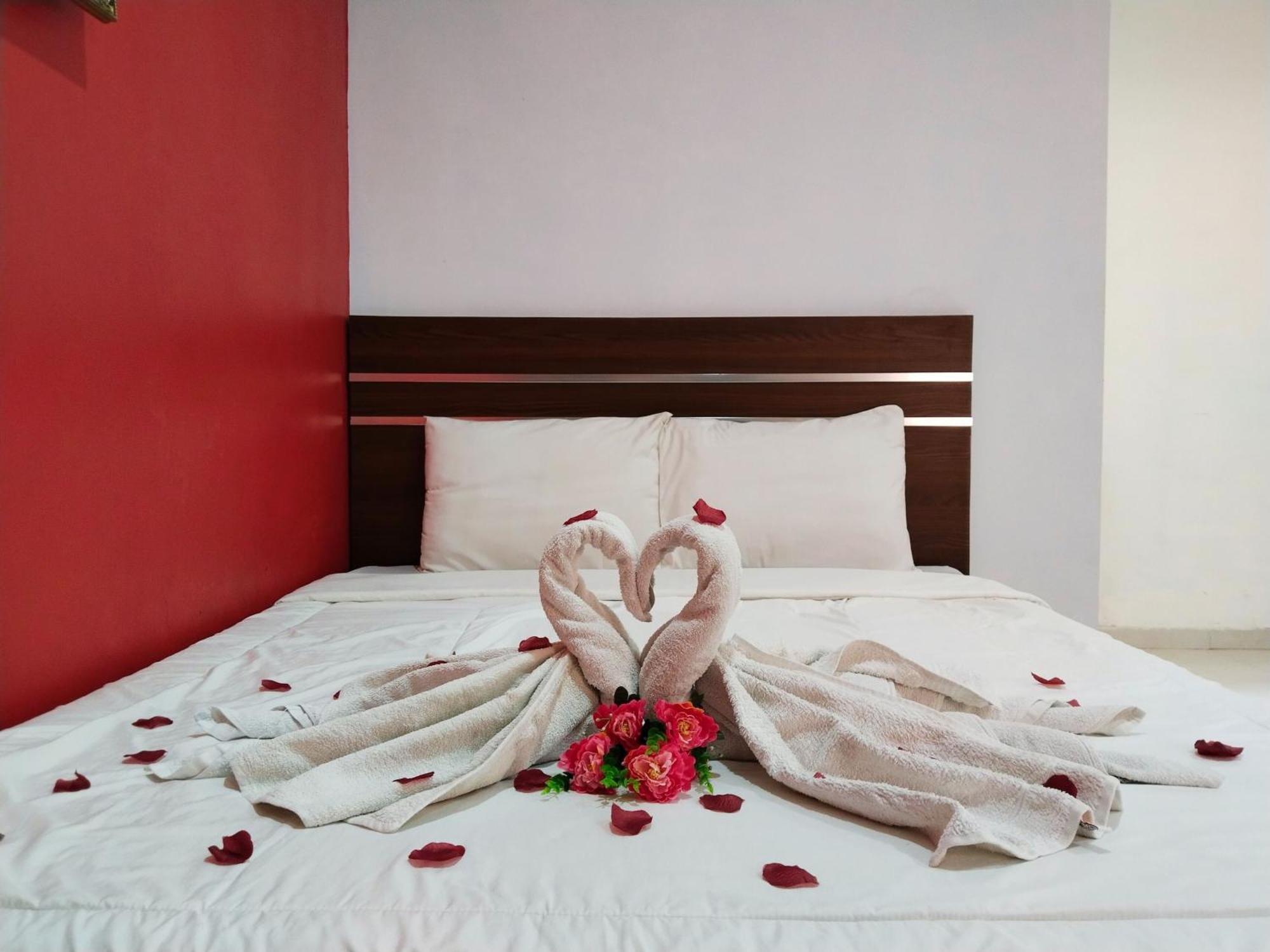 Dejati House Hotel Bekasi Ngoại thất bức ảnh