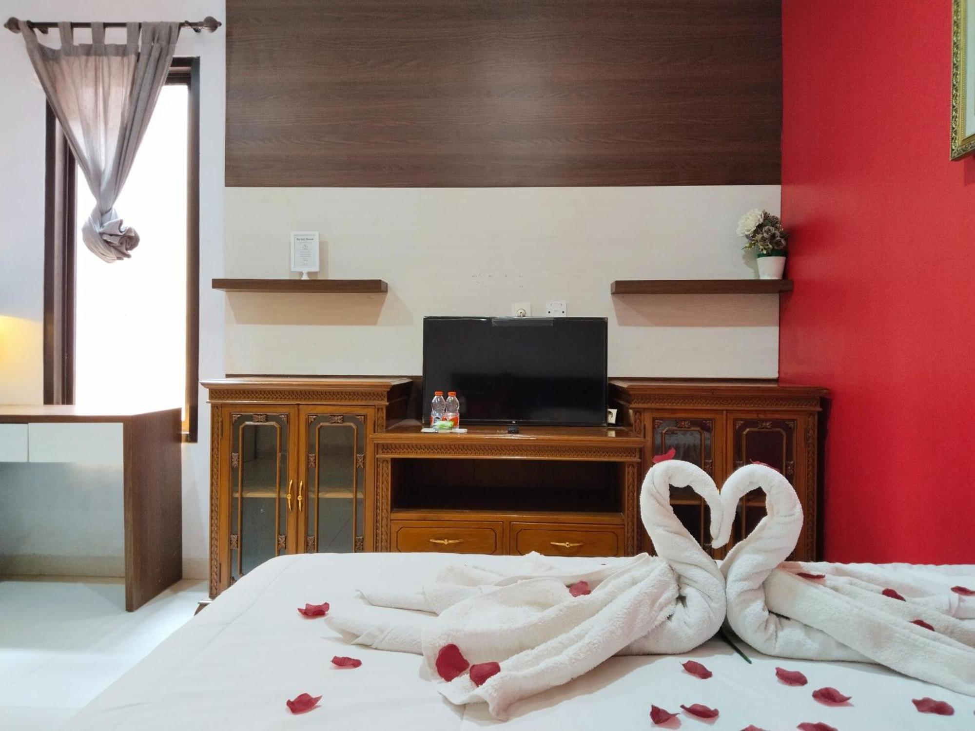 Dejati House Hotel Bekasi Ngoại thất bức ảnh