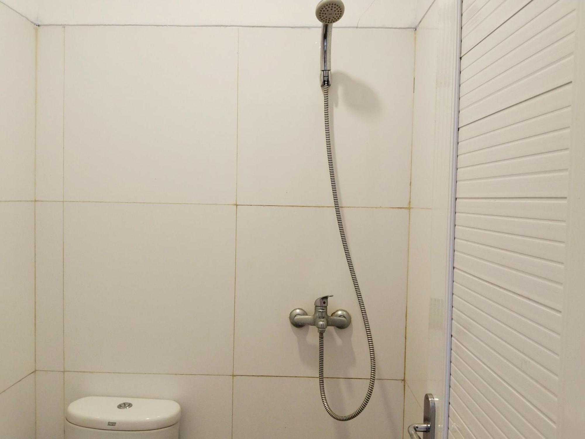 Dejati House Hotel Bekasi Ngoại thất bức ảnh